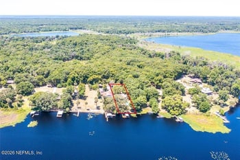 186 Little Orange Lake Dr, Hawthorne, FL 32640