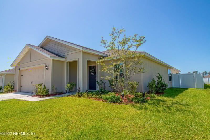 8687 Lake George Cir, Macclenny, FL 32063