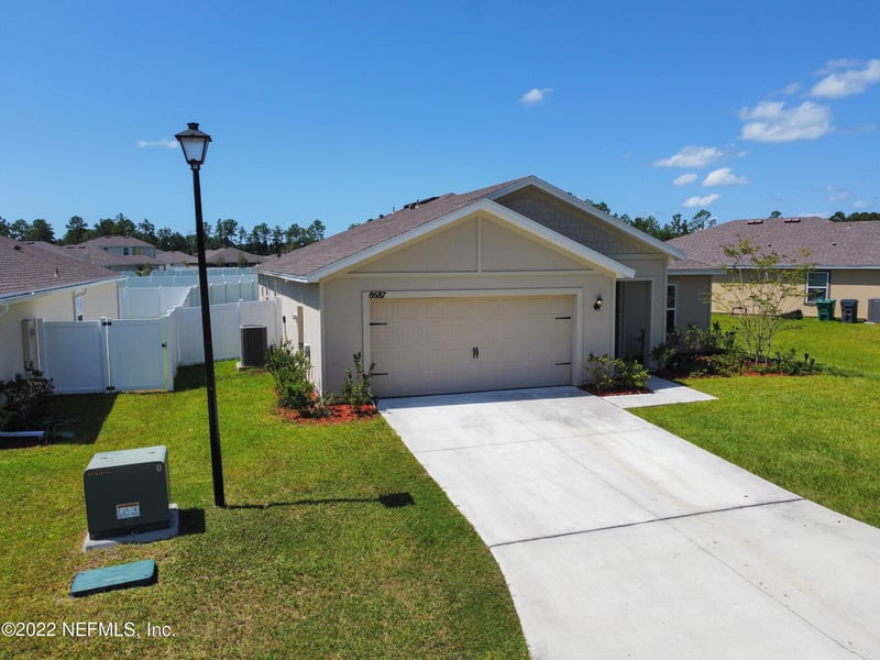 8687 Lake George Cir, Macclenny, FL 32063