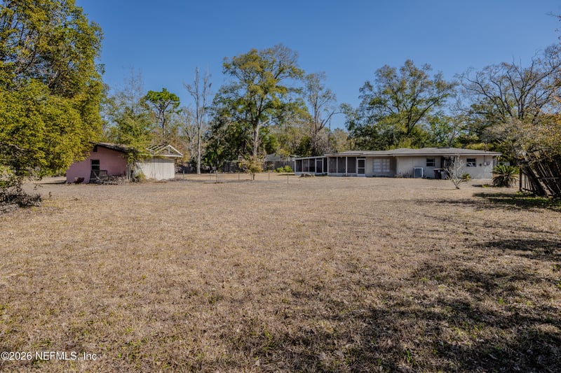 8133 Mc Glothlin St, Jacksonville, FL 32210