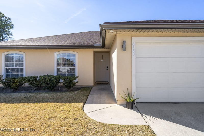 6780 Gentle Oaks Dr, Jacksonville, FL 32244