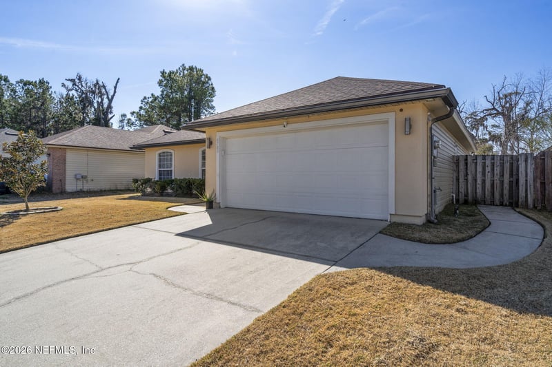 6780 Gentle Oaks Dr, Jacksonville, FL 32244