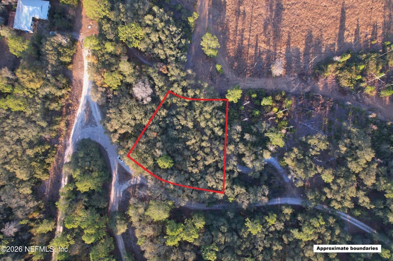 216 New York Ave, Satsuma, FL 32189