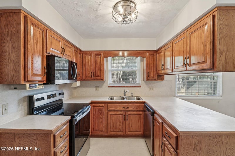 2871 Brookwood Rd, Orange Park, FL 32073