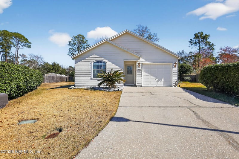 3000 Wavering Ln, Middleburg, FL 32068