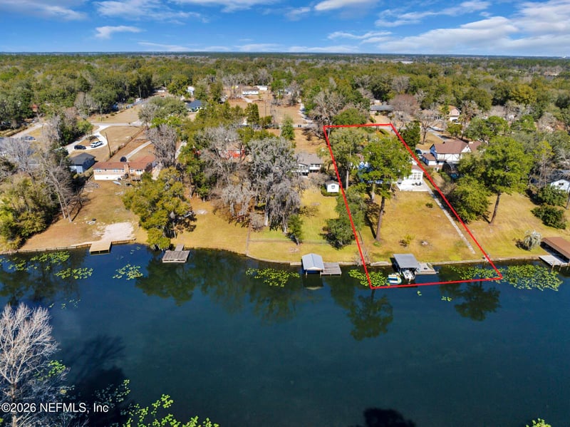 929 Lake Asbury Dr, Green Cove Springs, FL 32043