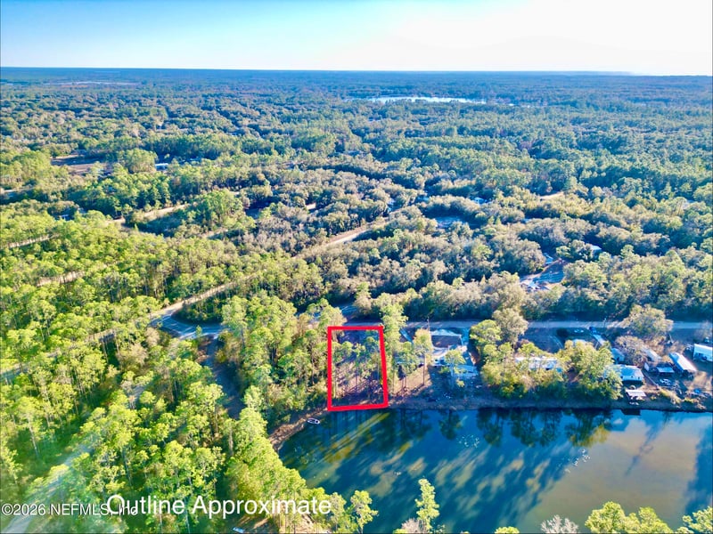 104 Howard Dr, Interlachen, FL 32148