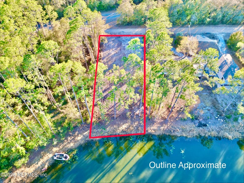 104 Howard Dr, Interlachen, FL 32148