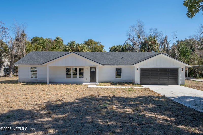 911 14th St, Palatka, FL 32177