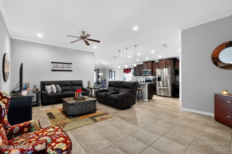 2720 Salt Lake Dr, Jacksonville, FL 32211