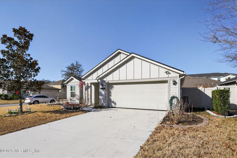 2720 Salt Lake Dr, Jacksonville, FL 32211