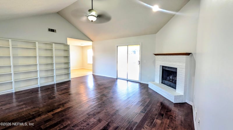 8421 Gatepost Ct, Jacksonville, FL 32244