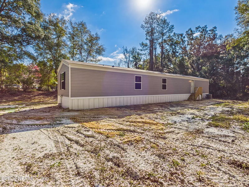 22816 64th Place Ave, Hawthorne, FL 32640