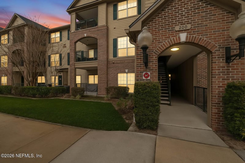 7800 Point Meadows Dr #212, Jacksonville, FL 32256