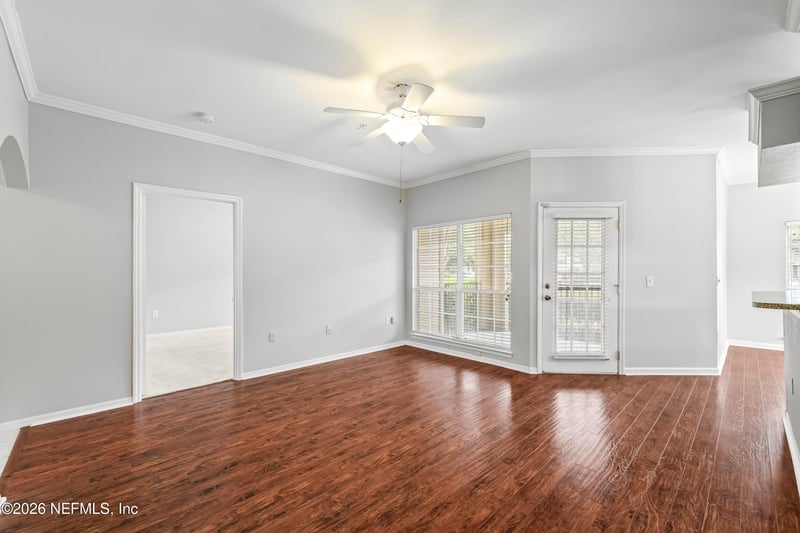 7800 Point Meadows Dr #212, Jacksonville, FL 32256