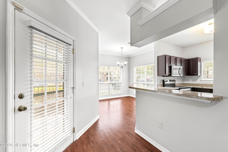 7800 Point Meadows Dr #212, Jacksonville, FL 32256