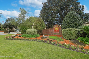 7800 Point Meadows Dr #212, Jacksonville, FL 32256