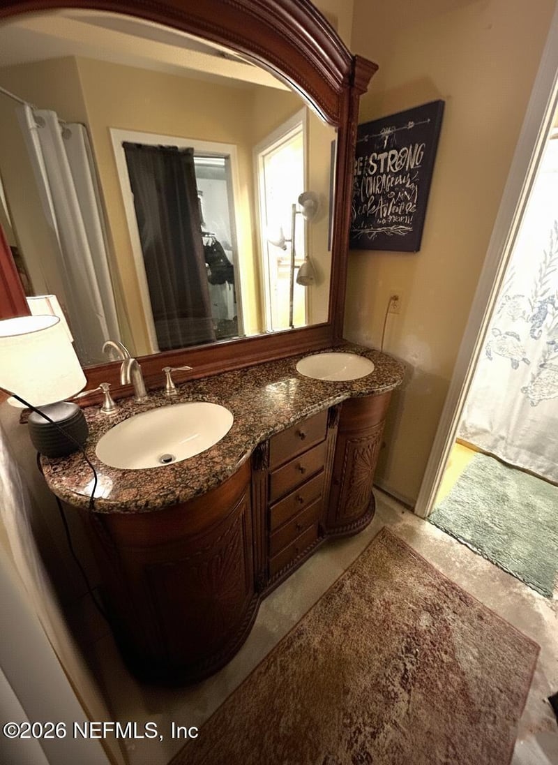 8062 Loch Lomond Ln, Jacksonville, FL 32244