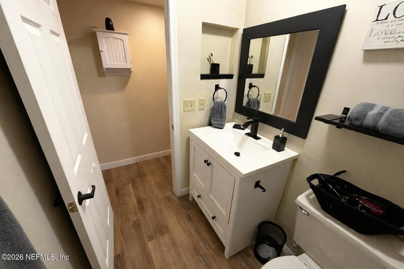 8062 Loch Lomond Ln, Jacksonville, FL 32244