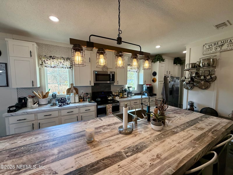 12747 Cowpen Rd, Glen St Mary, FL 32040