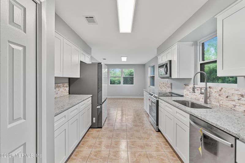 688 Claire Ln, Orange Park, FL 32073