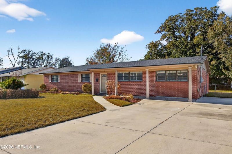 2137 Burgoyne Dr, Jacksonville, FL 32208