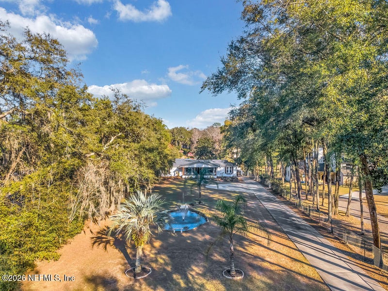 697 Arthur Moore Dr, Green Cove Springs, FL 32043