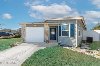 494 Filmore Dr, Jacksonville, FL 32225