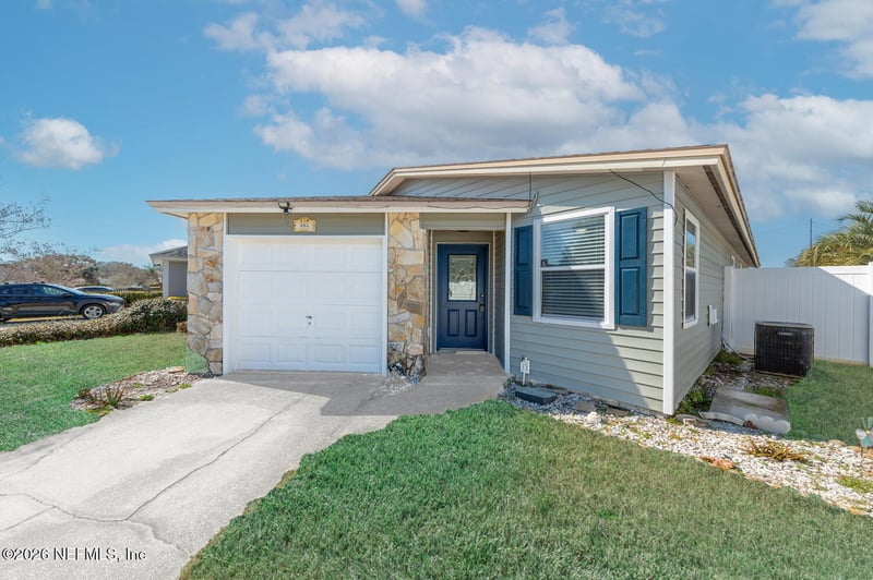 494 Filmore Dr, Jacksonville, FL 32225