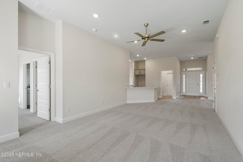 8387 Helmsley Blvd, Jacksonville, FL 32219