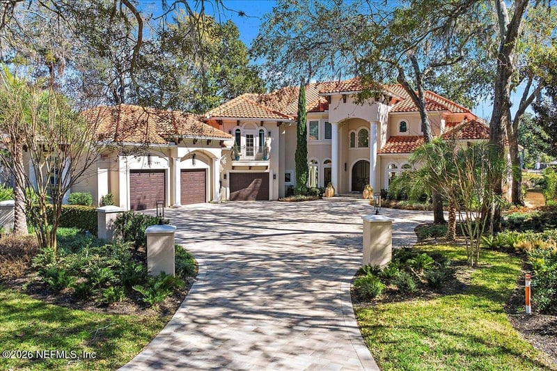 821 Queens Harbor Blvd, Jacksonville, FL 32225