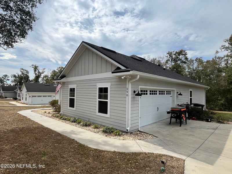 290 Fieldstone Ct, Lake, FL 32024