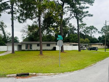7905 Renoir Dr, Jacksonville, FL 32221