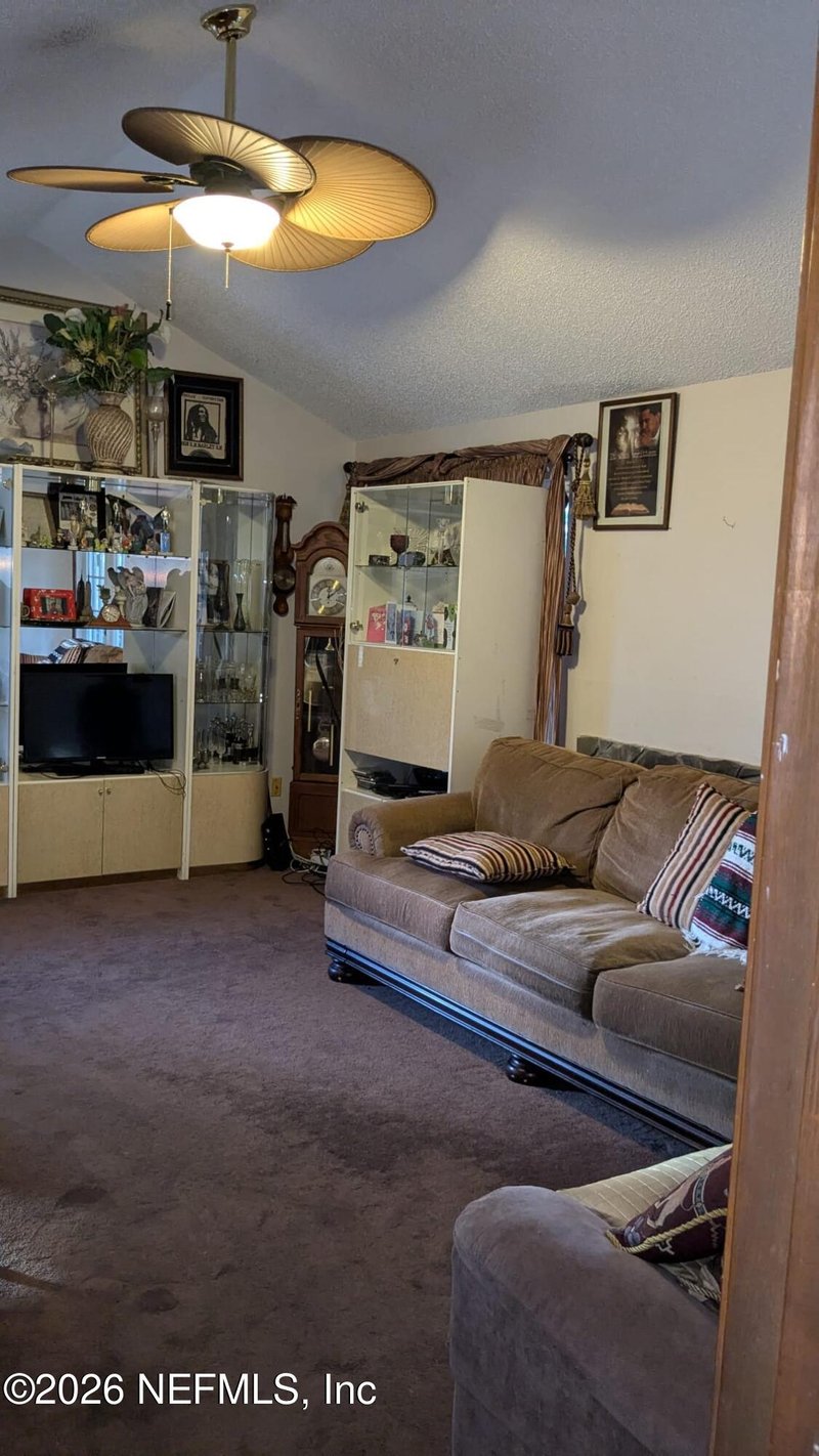 6513 Sierra Dr, Jacksonville, FL 32244