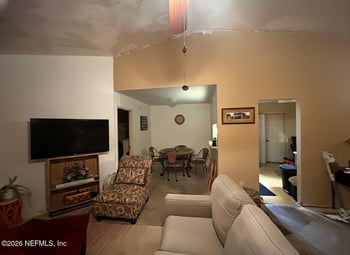 8062 Loch Lomond Ln, Jacksonville, FL 32244