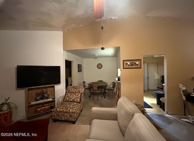 8062 Loch Lomond Ln, Jacksonville, FL 32244