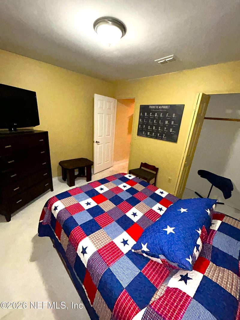 8062 Loch Lomond Ln, Jacksonville, FL 32244