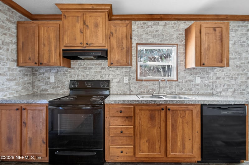 69 Azalea Ave, Middleburg, FL 32068