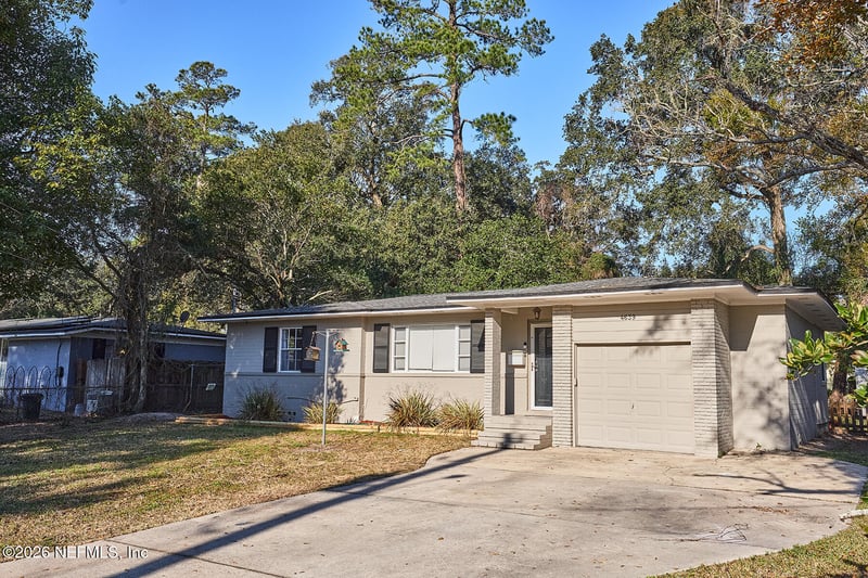 4639 Martingale Rd, Jacksonville, FL 32210