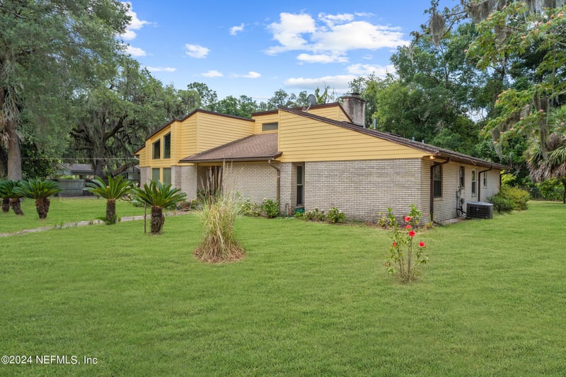 8080 Ibach Rd, Jacksonville, FL 32216
