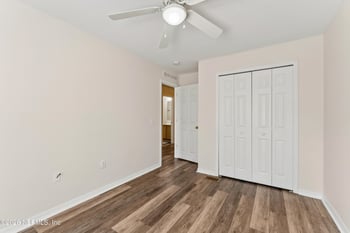 11798 Lake Bend Cir, Jacksonville, FL 32218