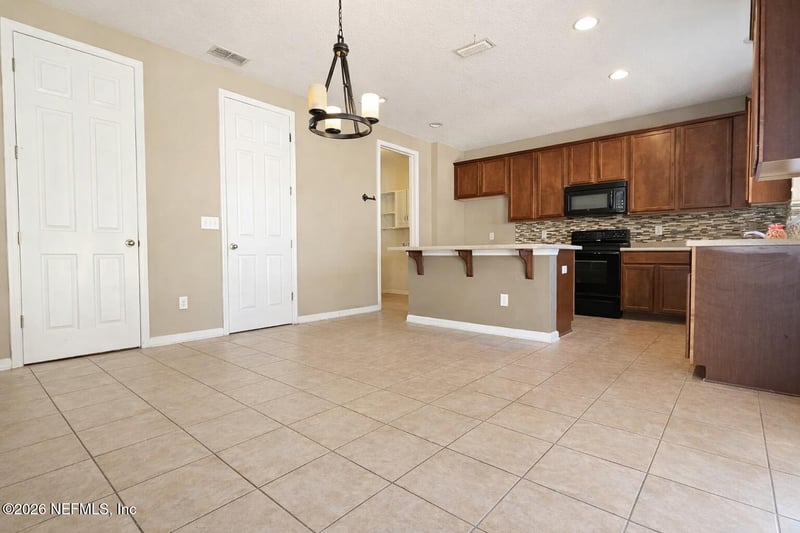 217 Amber Ridge Rd, Jacksonville, FL 32218