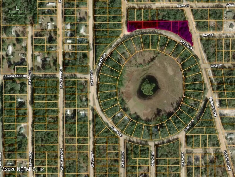 9-13 Scott Cir, Interlachen, FL 32148