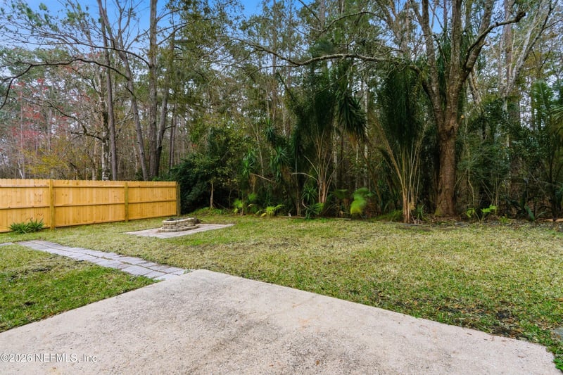 5572 Blue Pacific Dr, Jacksonville, FL 32257