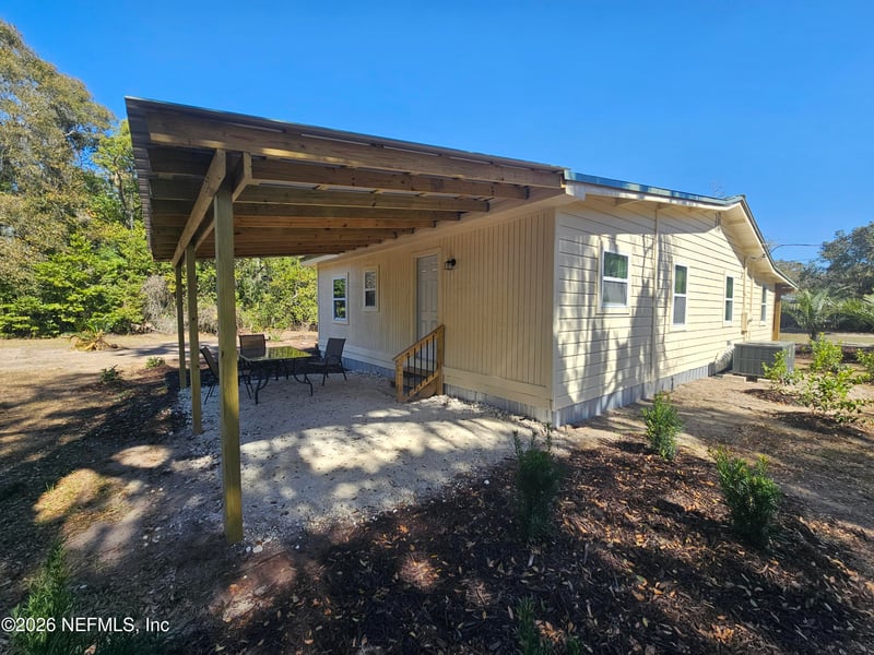 317 Fern St, San Mateo, FL 32187