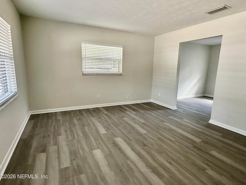 8044 Renault Dr, Jacksonville, FL 32244