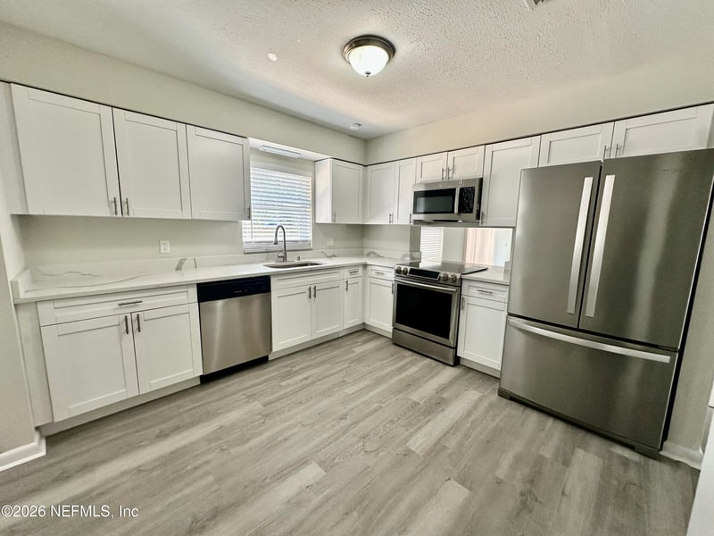 8044 Renault Dr, Jacksonville, FL 32244