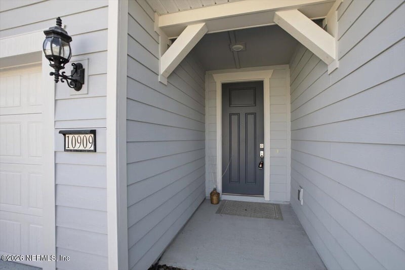 10909 Town View Dr, Jacksonville, FL 32256