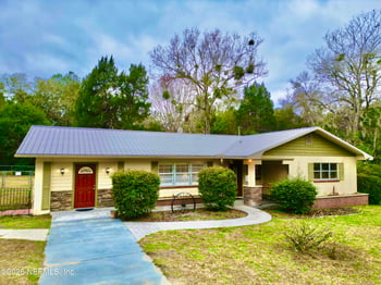 17221 77th Ln, Hawthorne, FL 32640