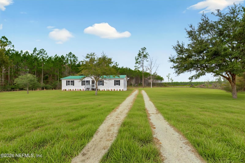 28121 Jackson Trl, Hilliard, FL 32046